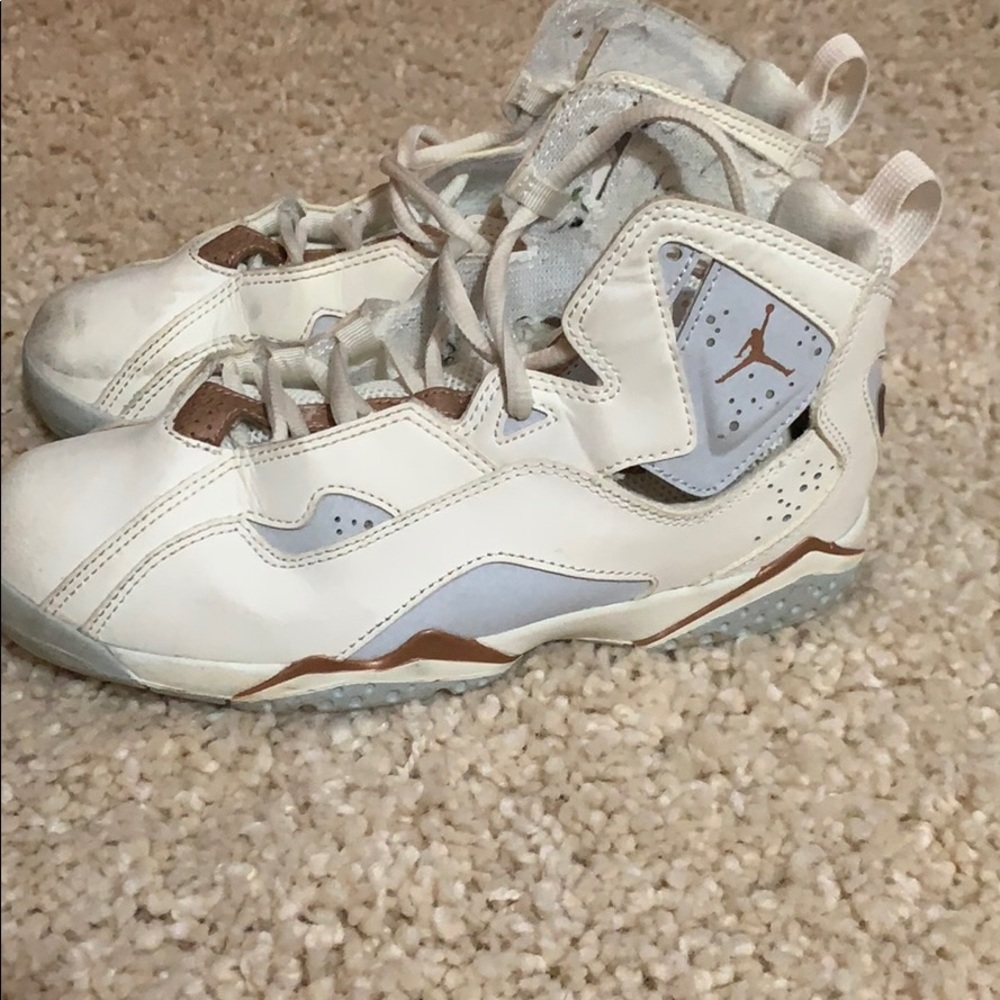Boys Air Jordan True Flight basketball shoes 3Y